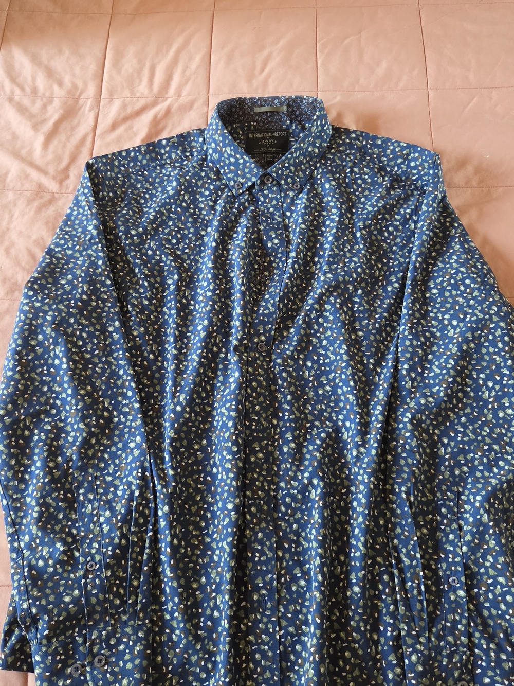 International Report Men’s Navy Blue Floral Button-Down Shirt